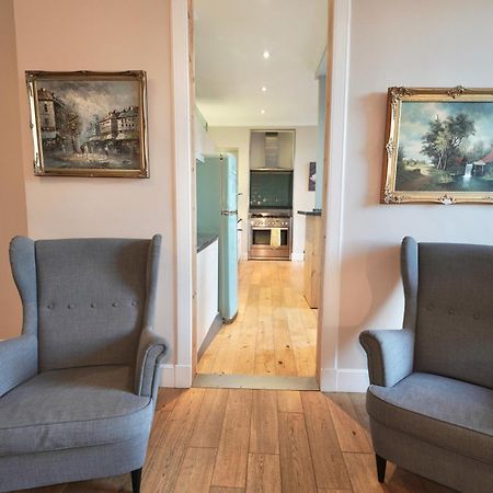 Spacious 2 Bed Apt Next To Royal Mile & Waverley Единбург Екстер'єр фото