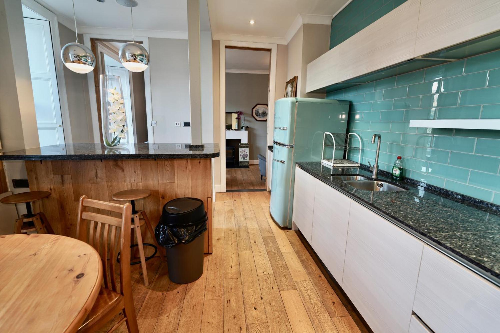 Spacious 2 Bed Apt Next To Royal Mile & Waverley Единбург Екстер'єр фото