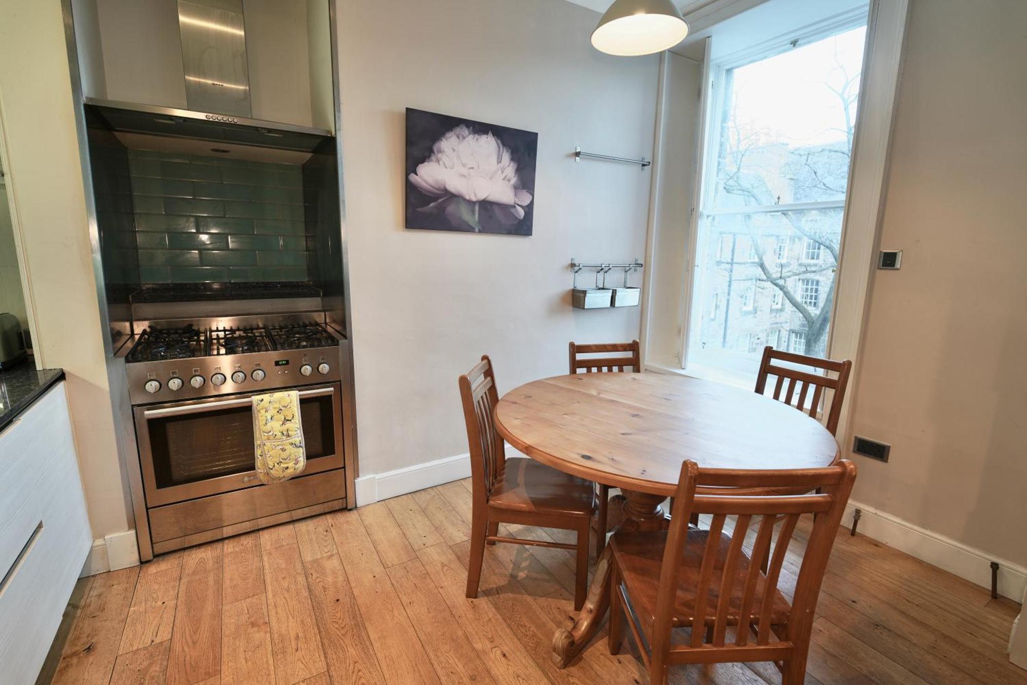 Spacious 2 Bed Apt Next To Royal Mile & Waverley Единбург Екстер'єр фото