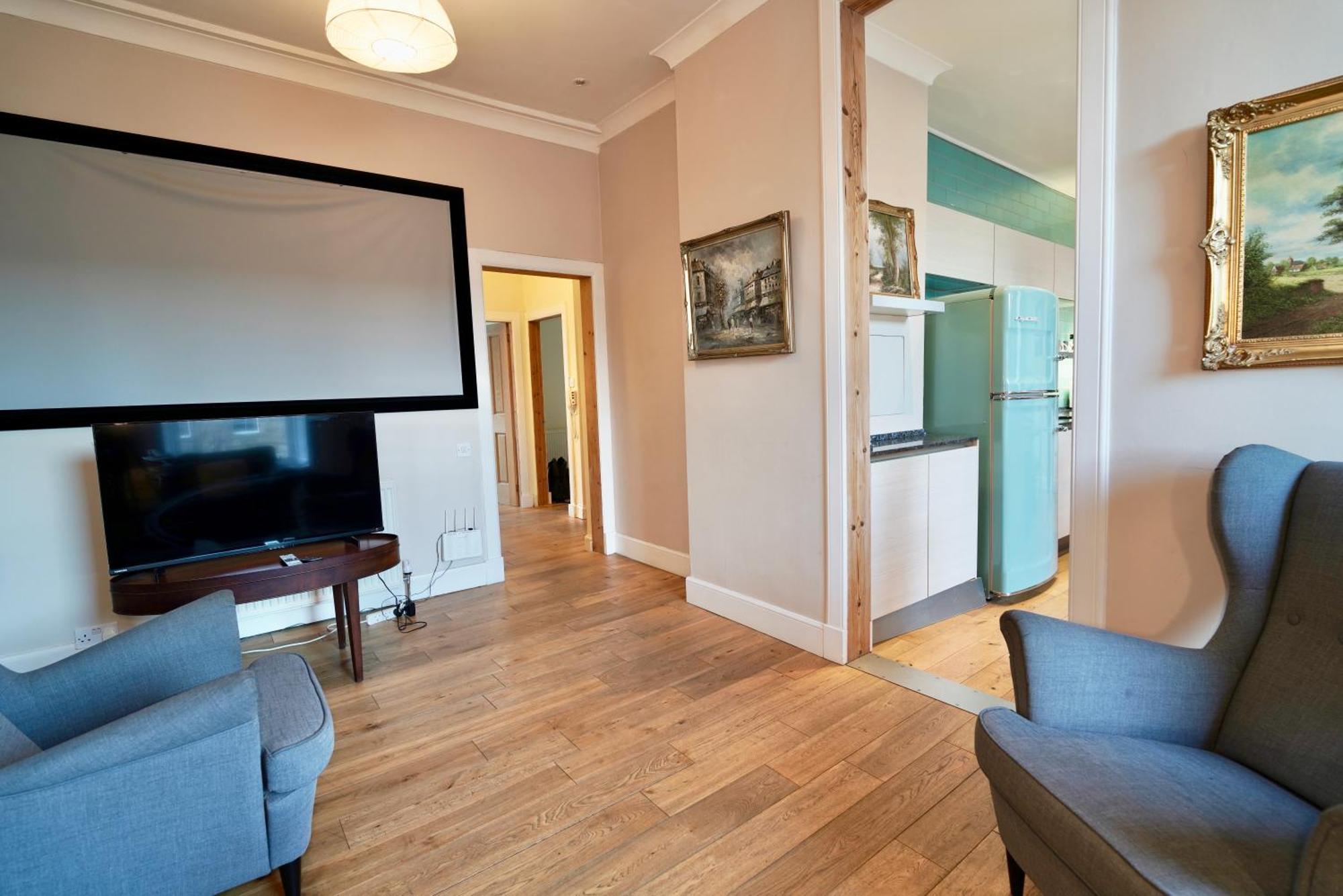 Spacious 2 Bed Apt Next To Royal Mile & Waverley Единбург Екстер'єр фото