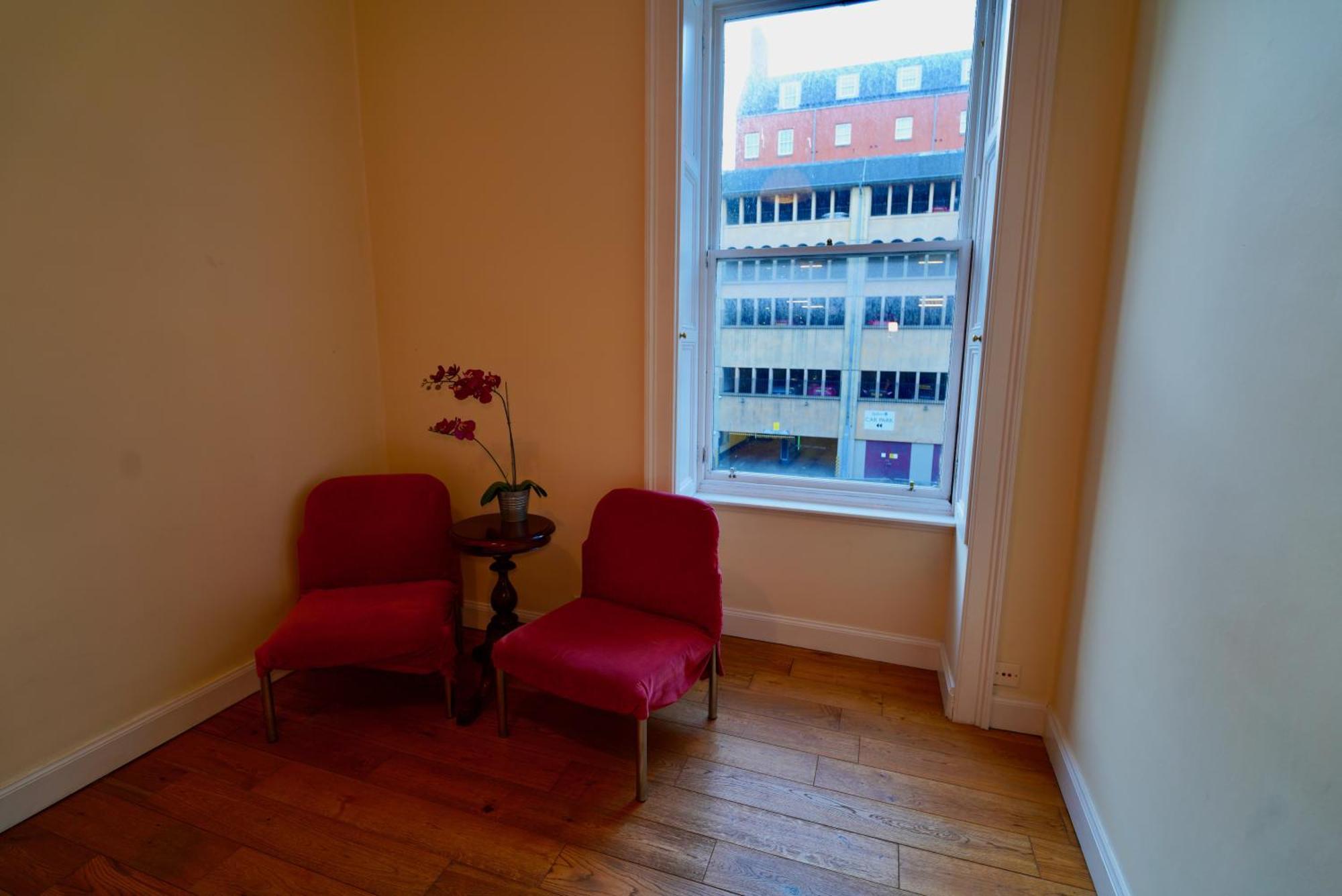 Spacious 2 Bed Apt Next To Royal Mile & Waverley Единбург Екстер'єр фото