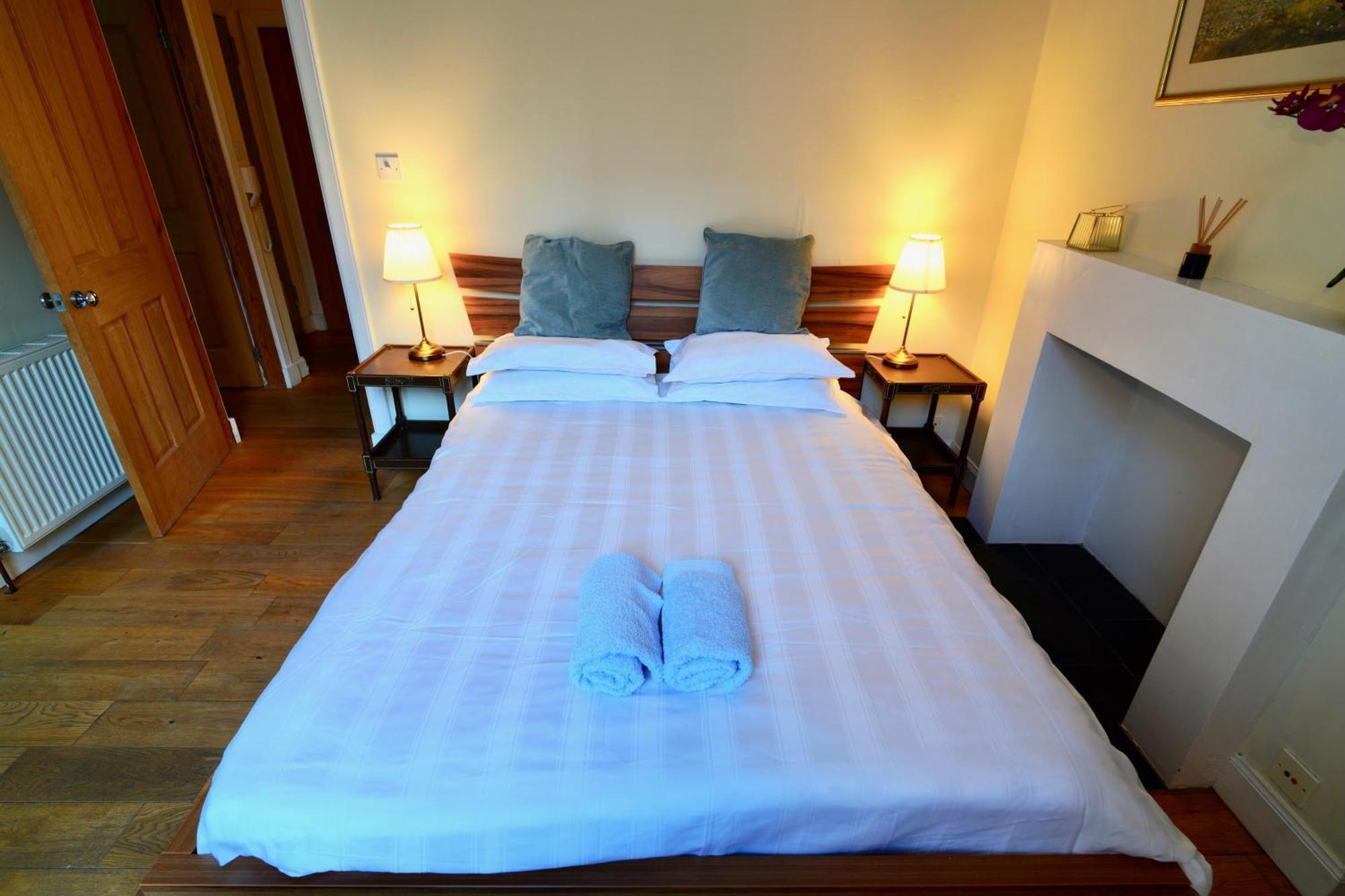 Spacious 2 Bed Apt Next To Royal Mile & Waverley Единбург Екстер'єр фото