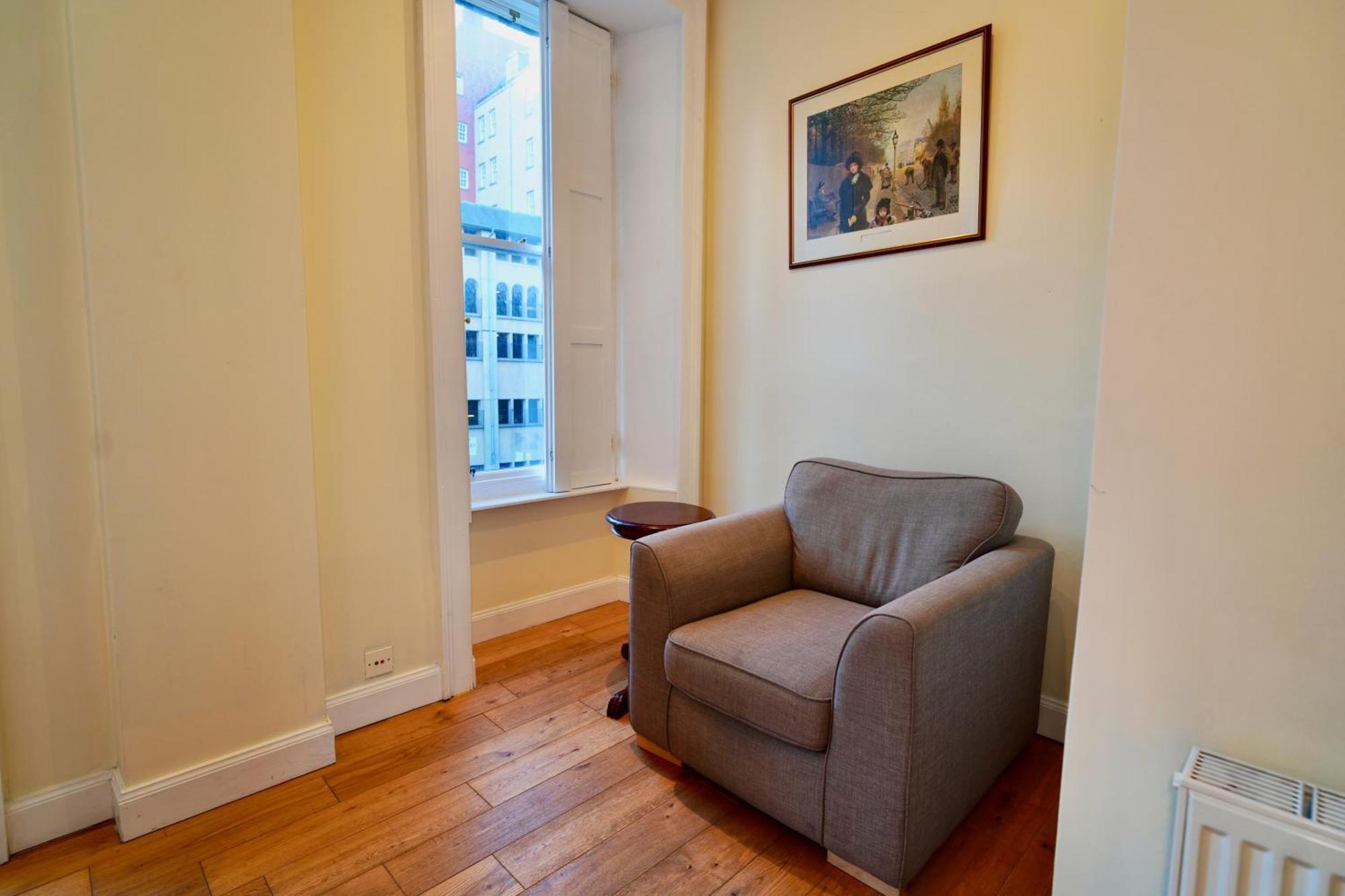 Spacious 2 Bed Apt Next To Royal Mile & Waverley Единбург Екстер'єр фото