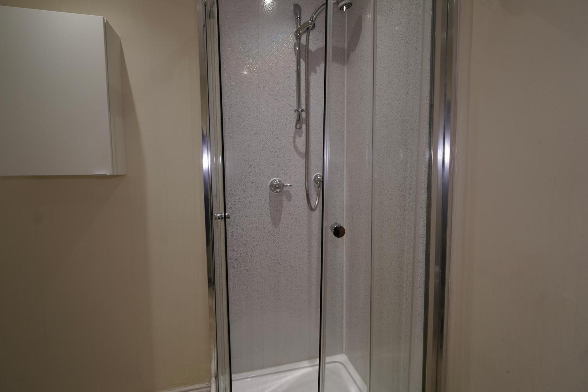 Spacious 2 Bed Apt Next To Royal Mile & Waverley Единбург Екстер'єр фото