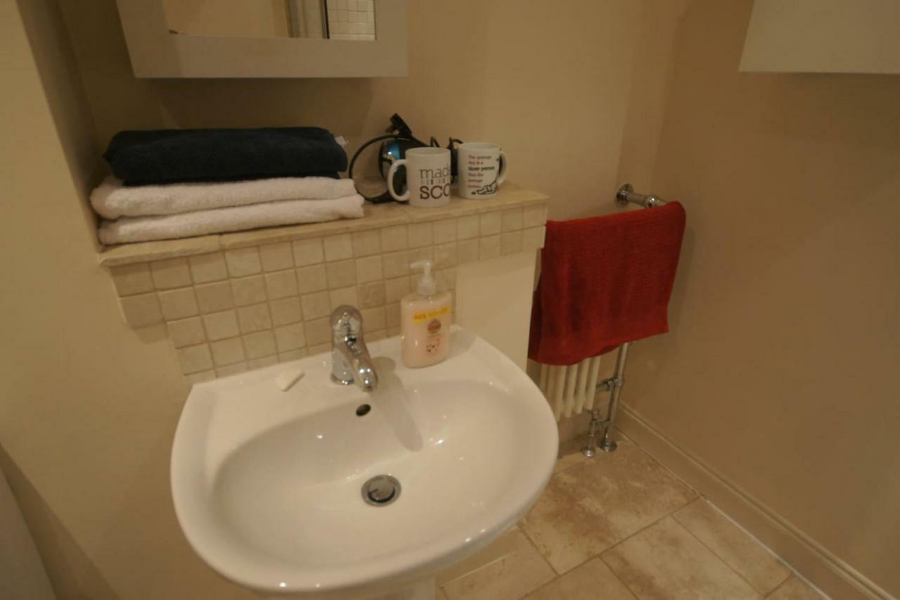 Spacious 2 Bed Apt Next To Royal Mile & Waverley Единбург Екстер'єр фото