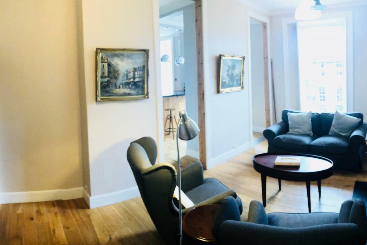Spacious 2 Bed Apt Next To Royal Mile & Waverley Единбург Екстер'єр фото