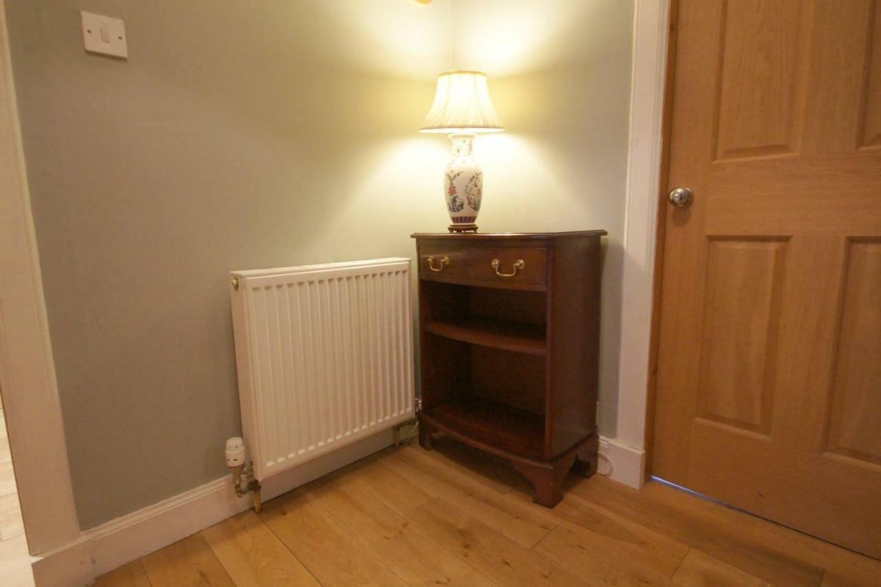 Spacious 2 Bed Apt Next To Royal Mile & Waverley Единбург Екстер'єр фото